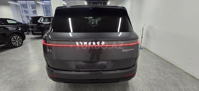 Lynk & Co 900-2
