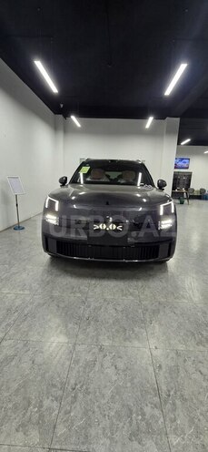 Lynk & Co 900-1