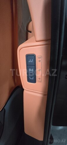 Lynk & Co 900-7