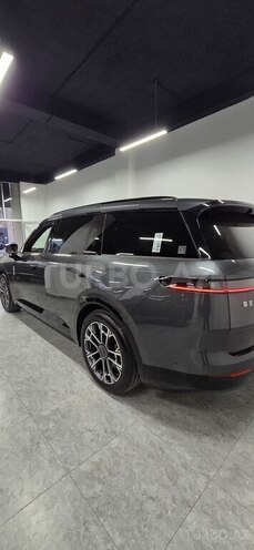 Lynk & Co 900-9