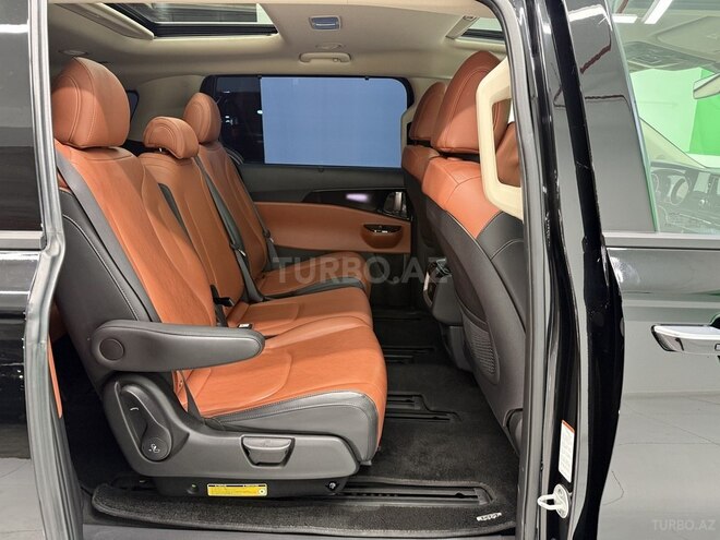 Kia Carnival-11