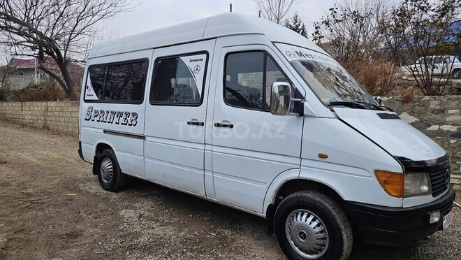 Mercedes Sprinter 208 1997, 122,523 km - 2.5 l - Tovuz