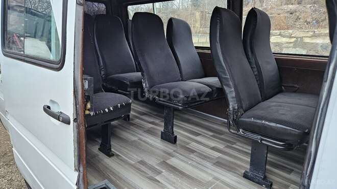 Mercedes Sprinter 208 1997, 122,523 km - 2.5 l - Tovuz