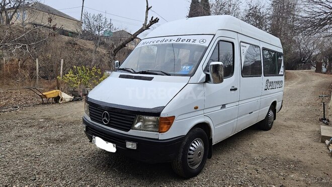 Mercedes Sprinter 208 1997, 122,523 km - 2.5 l - Tovuz