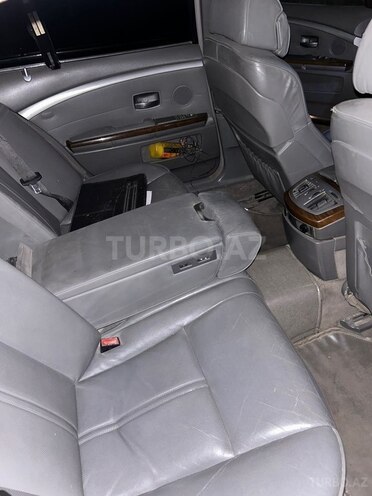 BMW 745-8