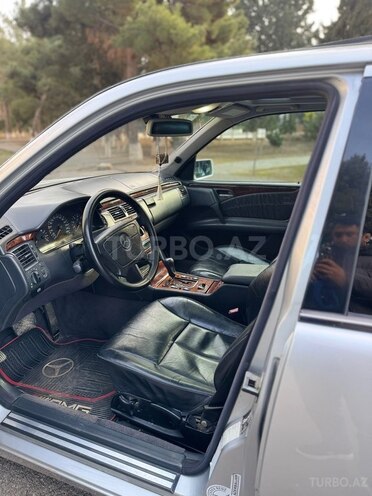 Mercedes E 280 1999, 567,800 km - 2.8 л - Sumqayıt
