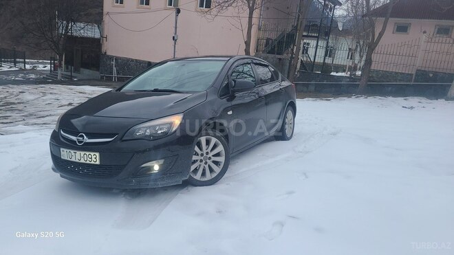Opel Astra 2015, 181,000 km - 1.6 l - Şəki
