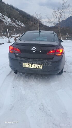 Opel Astra 2015, 181,000 km - 1.6 l - Şəki