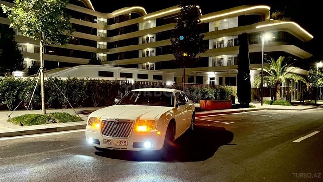 Chrysler 300C 2009, 179,000 km - 2.7 l - Gəncə