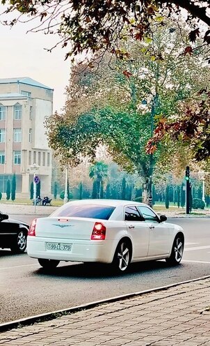 Chrysler 300C 2009, 179,000 km - 2.7 l - Gəncə