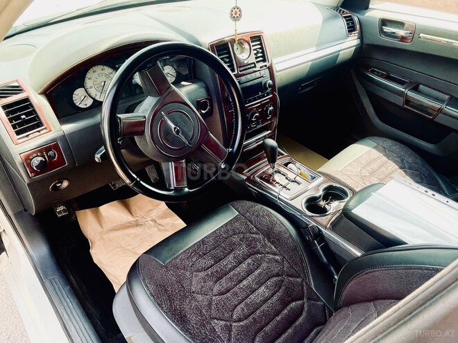 Chrysler 300C 2009, 179,000 km - 2.7 l - Gəncə