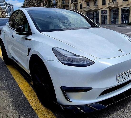 Tesla Model Y-2