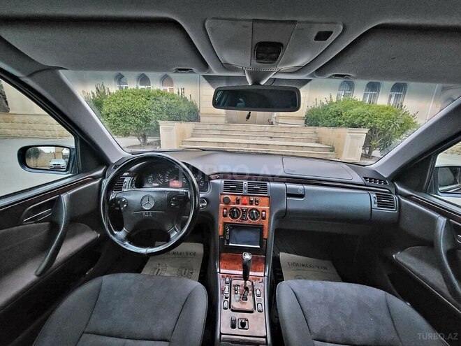 Mercedes E 240 1999, 331,000 km - 2.4 л - Bakı