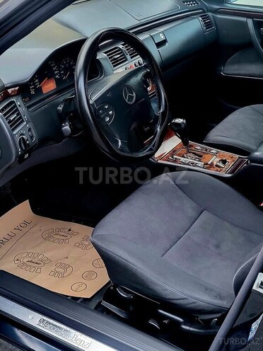 Mercedes E 240 1999, 331,000 km - 2.4 л - Bakı