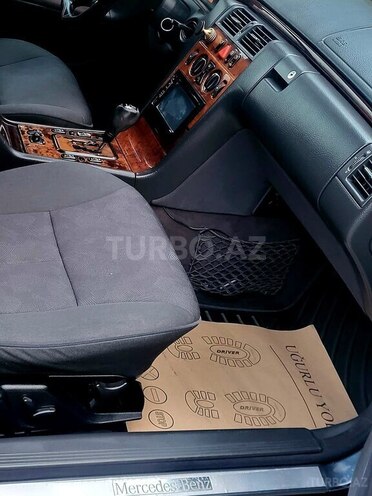 Mercedes E 240 1999, 331,000 km - 2.4 л - Bakı