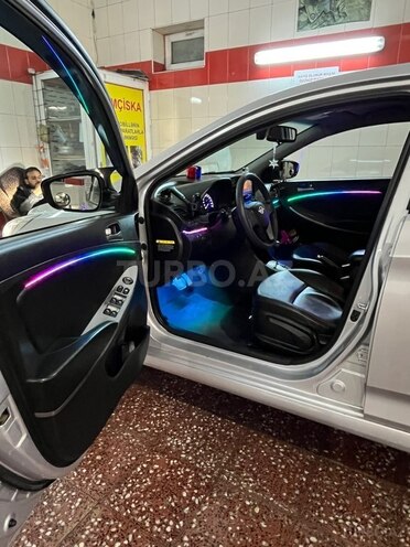 Hyundai Accent 2016, 172,300 km - 1.6 l - Bakı