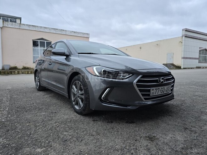 Hyundai Elantra-4