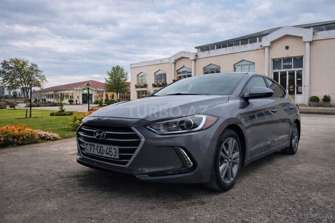 Hyundai Elantra-1