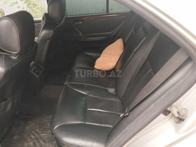 Mercedes E 270 2001, 445,212 km - 2.7 l - Masallı