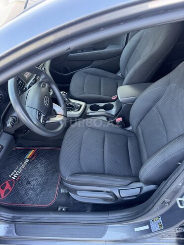 Hyundai Elantra 2019, 241,402 km - 2.0 л - Bakı