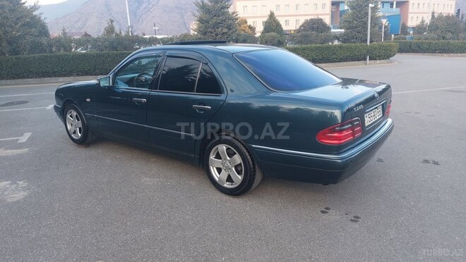 Mercedes E 240 1999, 357,400 km - 2.4 l - Şəki