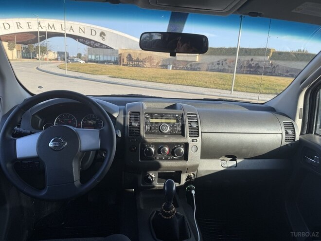 Nissan Navara-4