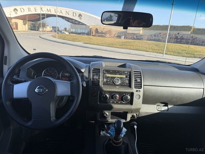 Nissan Navara-5
