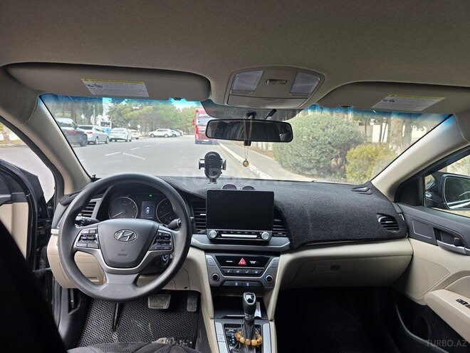 Hyundai Elantra 2018, 118,000 km - 2.0 l - Bakı