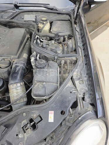 Mercedes E 240 2002, 317,000 km - 2.6 l - Bakı