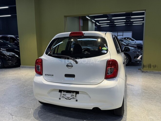 Nissan March-8