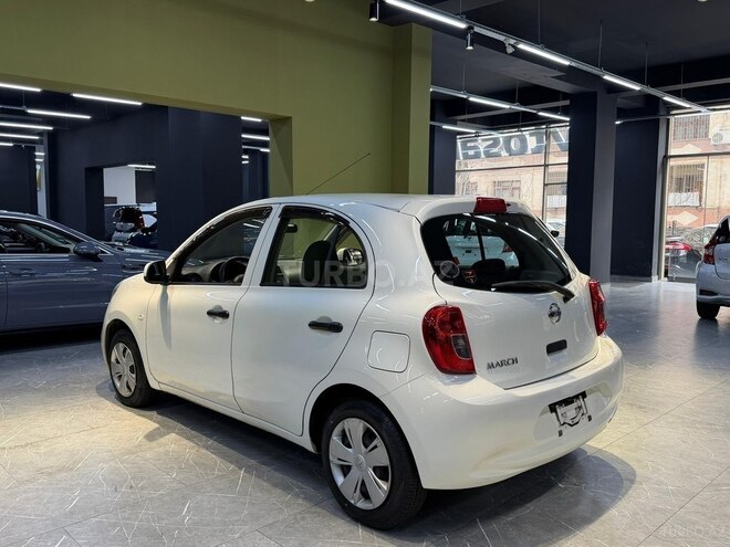 Nissan March-7