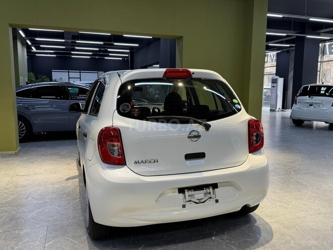 Nissan March-9