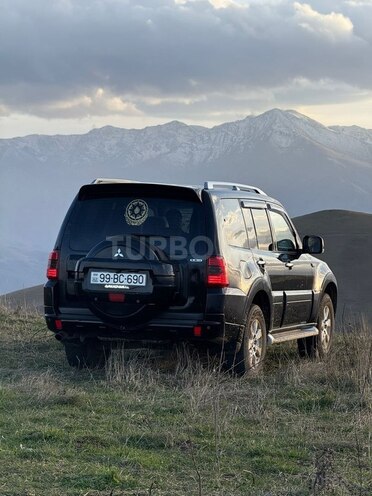 Mitsubishi Pajero 2011, 220,000 km - 3.5 l - Gəncə