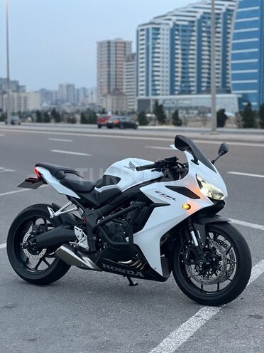 Honda CBR650R-1