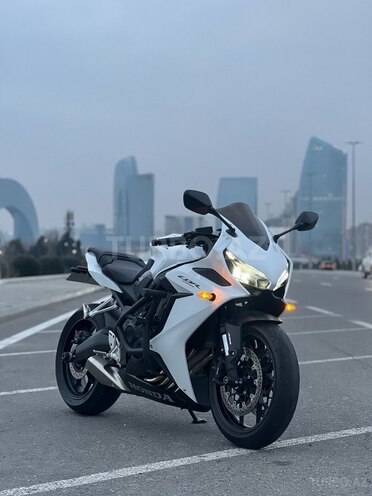 Honda CBR650R-2