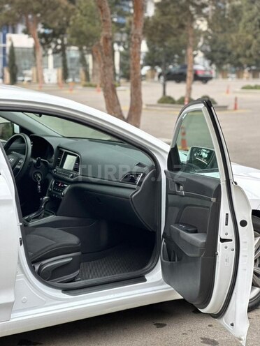 Hyundai Elantra 2018, 188,293 km - 2.0 л - Bakı
