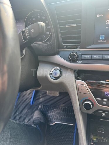 Hyundai Elantra 2018, 93,300 km - 2.0 л - Bakı