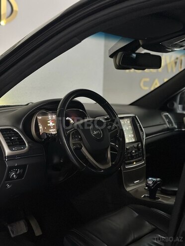 Jeep Grand Cherokee-11