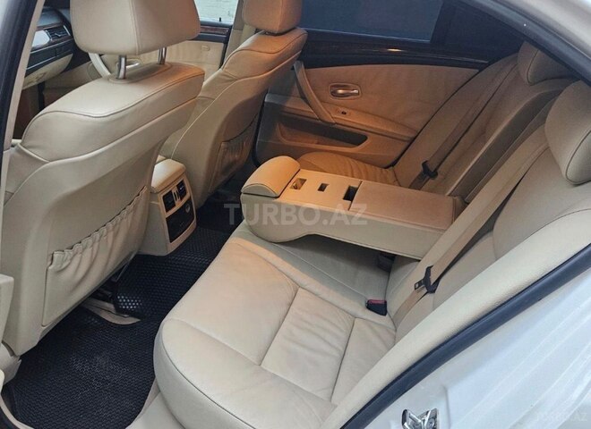 BMW 528 2007, 330,000 km - 3.0 l - Bakı