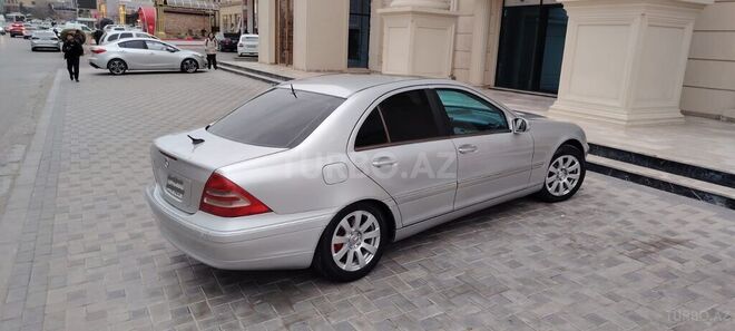 Mercedes C 240 2003, 295,600 km - 2.6 l - Sumqayıt