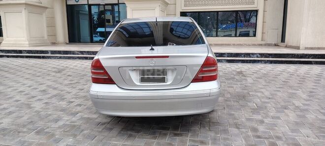 Mercedes C 240 2003, 295,600 km - 2.6 l - Sumqayıt