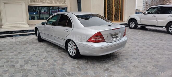 Mercedes C 240 2003, 295,600 km - 2.6 l - Sumqayıt