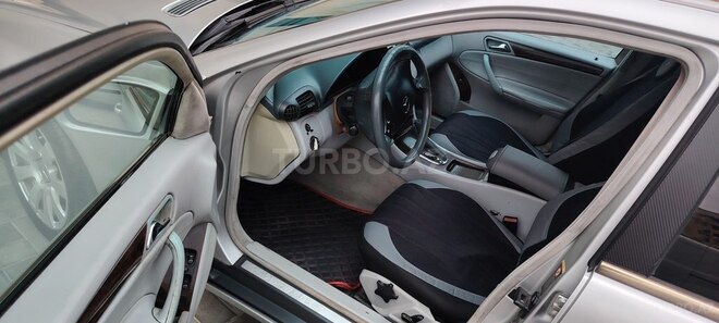 Mercedes C 240 2003, 295,600 km - 2.6 l - Sumqayıt