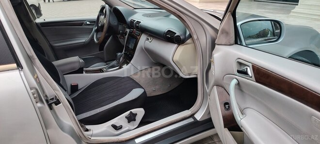 Mercedes C 240 2003, 295,600 km - 2.6 l - Sumqayıt