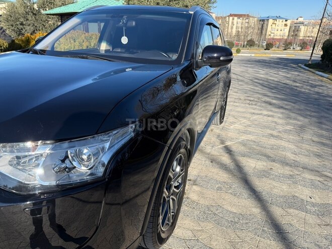 Mitsubishi Outlander 2015, 168,000 km - 2.4 л - Bakı