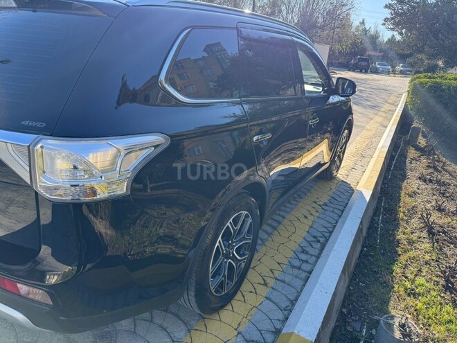 Mitsubishi Outlander 2015, 168,000 km - 2.4 л - Bakı