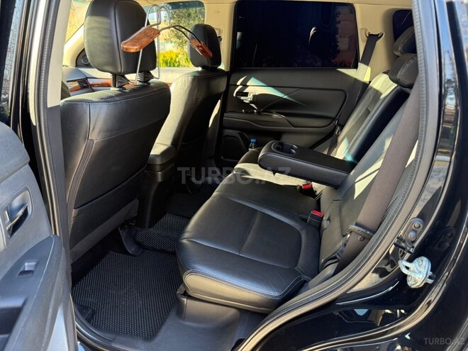Mitsubishi Outlander 2015, 168,000 km - 2.4 л - Bakı