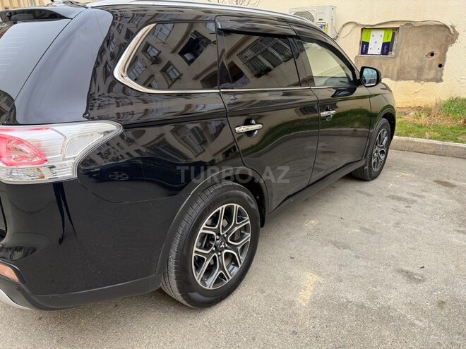 Mitsubishi Outlander 2015, 168,000 km - 2.4 л - Bakı