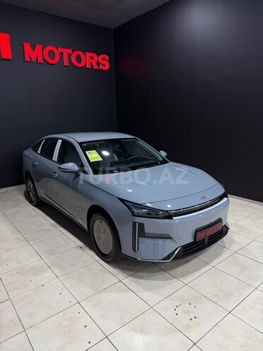 Geely Galaxy L6-5