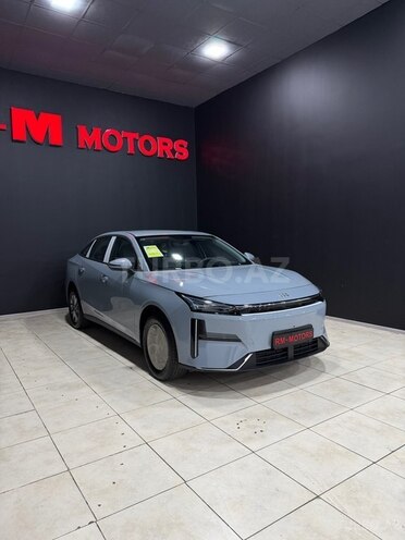 Geely Galaxy L6-4